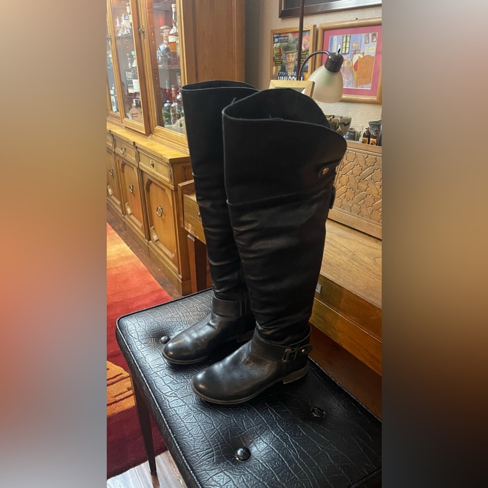 Woman Aldo High Knee Boots size 6